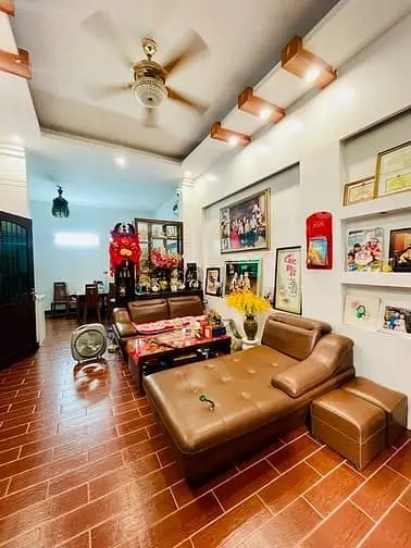 Bán Nhà Trung Tâm Phố Nguyễn Sơn 80M2-4 Tầng- Lô Góc 3 Thoáng , Ô Tô