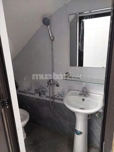 Cho Thuê Nhà Ngõ 2 Lương Yên, Gần Cây Xăng Lương Yên