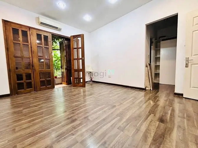Nhà Nguyên Căn Trục Xuân Thủy, Thảo Điền- 4 Tầng (10X16M). Giá 90Tr/Th