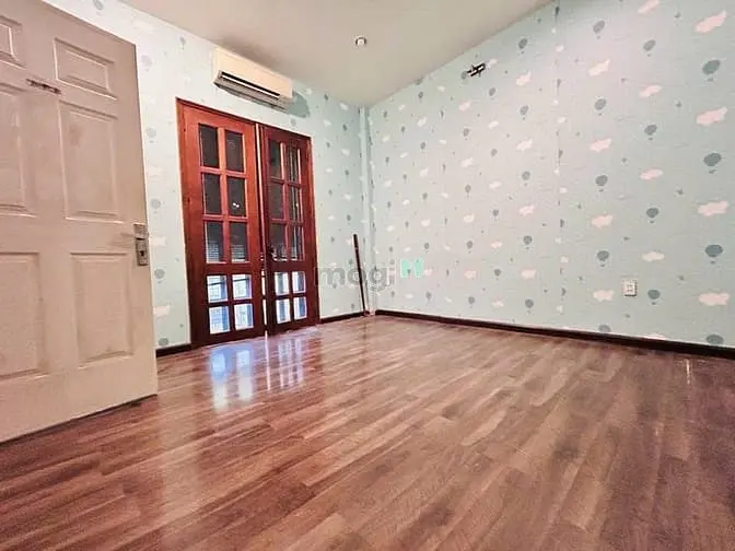 Nhà Nguyên Căn Trục Xuân Thủy, Thảo Điền- 4 Tầng (10X16M). Giá 90Tr/Th