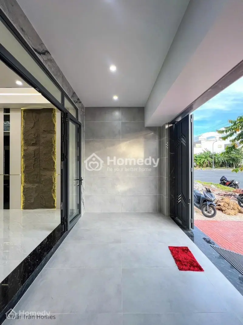 Ban Nhà 2 Lầu Sân Thượng Mới Đẹp Lộ Giới 28M Nhà Gần Trường Trần Hoàng Na Thích Hợp Ở Mở Vp Công Ty