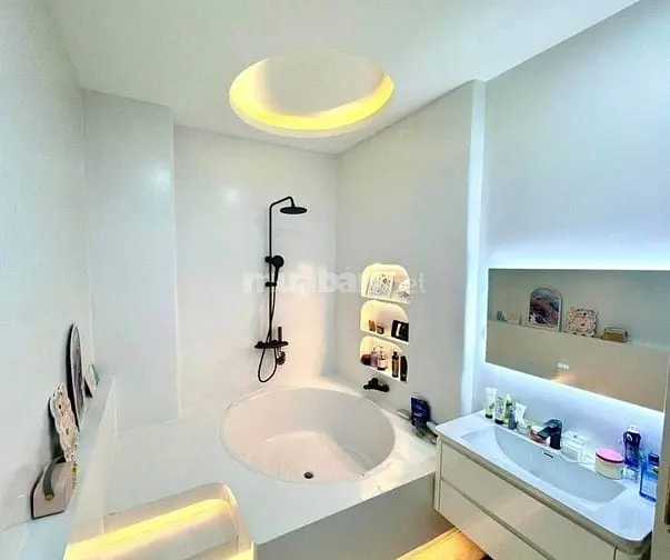 Nhà Đẹp Nguyễn Thiện Thuật, Quận 3 – Kinh Doanh Được, Hẻm Thông
