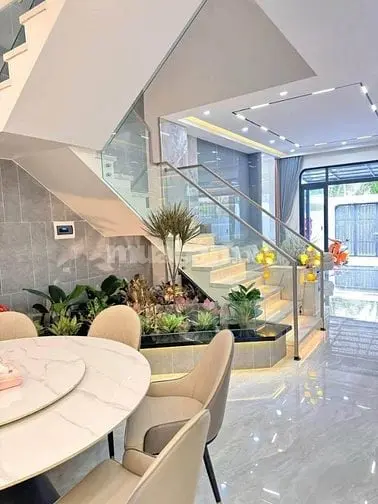 Nhà Đẹp Nguyễn Thiện Thuật, Quận 3 – Kinh Doanh Được, Hẻm Thông