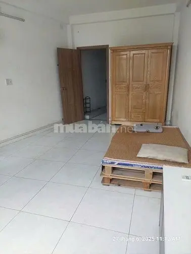 Cho Thuê Nhà Hẻm 5M (Xh) Cách Mạng Tháng 8, P.15, Q.10 Giá 18Tr