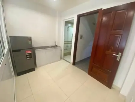 Cho Thuê 1 Phòng Ngủ Tách Bếp Full Nội Thất, Có Cửa Sổ Thoáng Ngay Ngã Tư Hàng Xanh