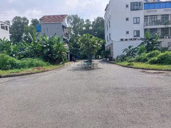 Bán Đất Khu Thế Kỷ 21.Quận 2.Gần Sông Gồng.dt 7.5X20.5M.giá 160 Tr/M2.