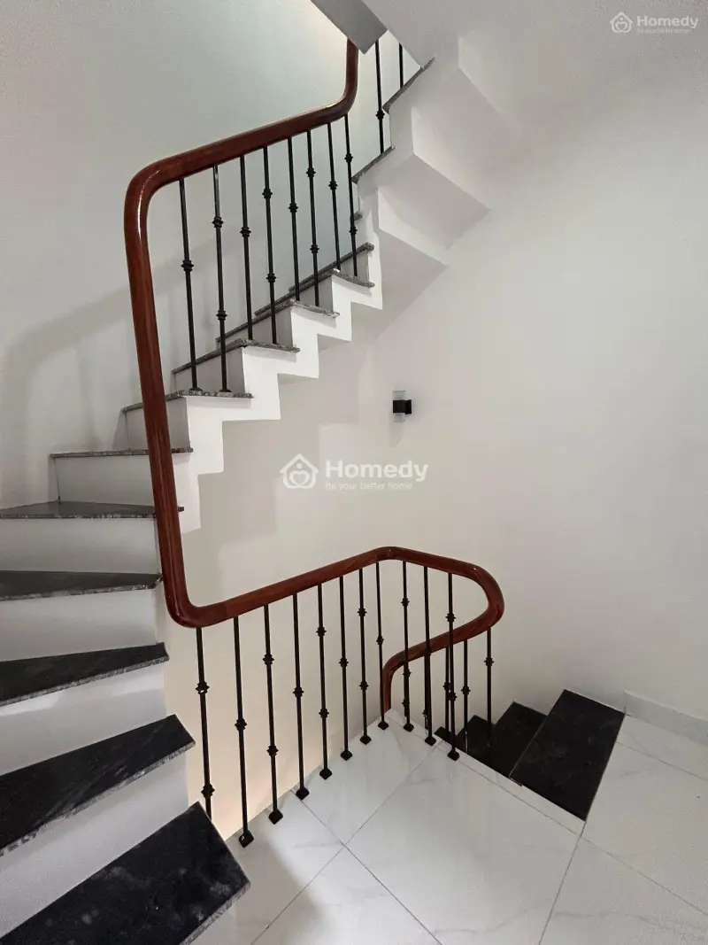 Bán Nhà Văn Chương - 5 Tầng Đẹp Long Lanh Đủ Công Năng - Lô Góc