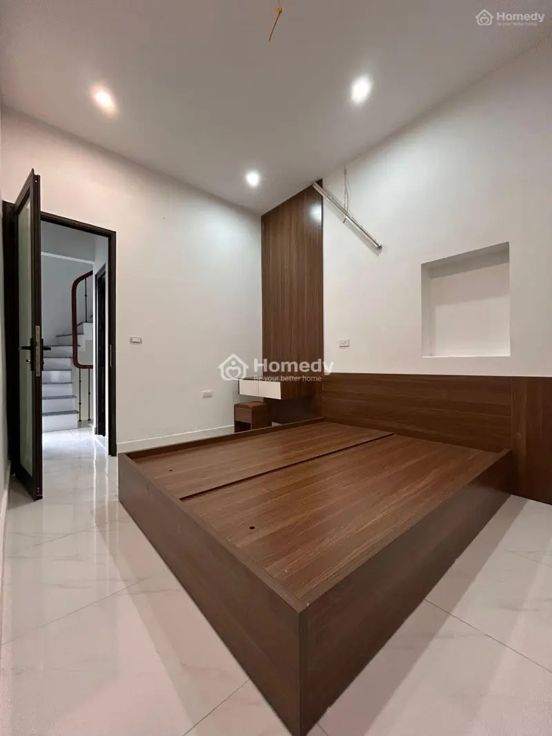 Bán Nhà Văn Chương - 5 Tầng Đẹp Long Lanh Đủ Công Năng - Lô Góc