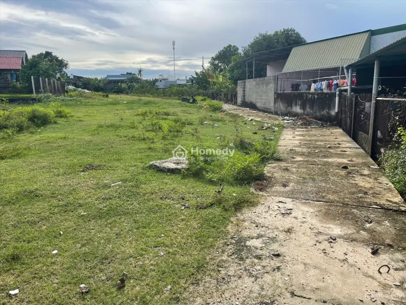 Bán 300M2 Đất Hẻm Tô Hiệu, Bình Tân, Lagi Giá Rẻ Bèo Chỉ 1 Tỷ Gần Chợ