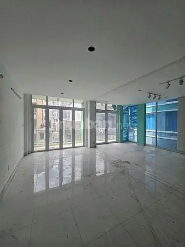 Cho Thuê Mbkd 110M2 Căn Góc Mặt Tiền 7M Giáp Quận 1