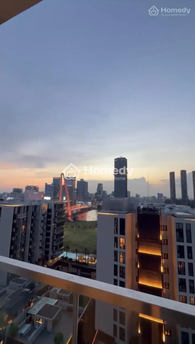 The Crest, View Sông & Cầu Ba Son-Corner Apartment 130M² – The Crest, River & Ba Son Bridge View