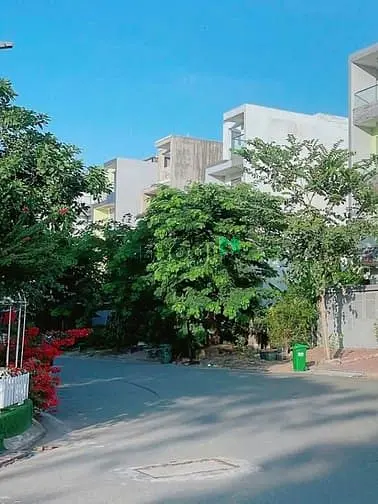 Tôi Cần Bán Gấp Nền Đất Kdc 13E Intresco 100M2 Giá 4 Tỷ650 Đã Có Móng