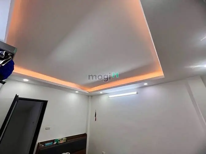 Bán Nhà Phố Thượng Thanh 30M2- 5 Tầng- 3 Phòng Ngủ- Nội Thất, Ô Tô Đậu