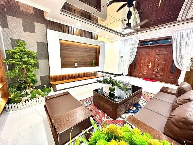 Bán Gấp - Nhà Phố Kim Mã - Ba Đình - 50M - 5 Tầng - Mt 4,2M - 15,5 Tỷ
