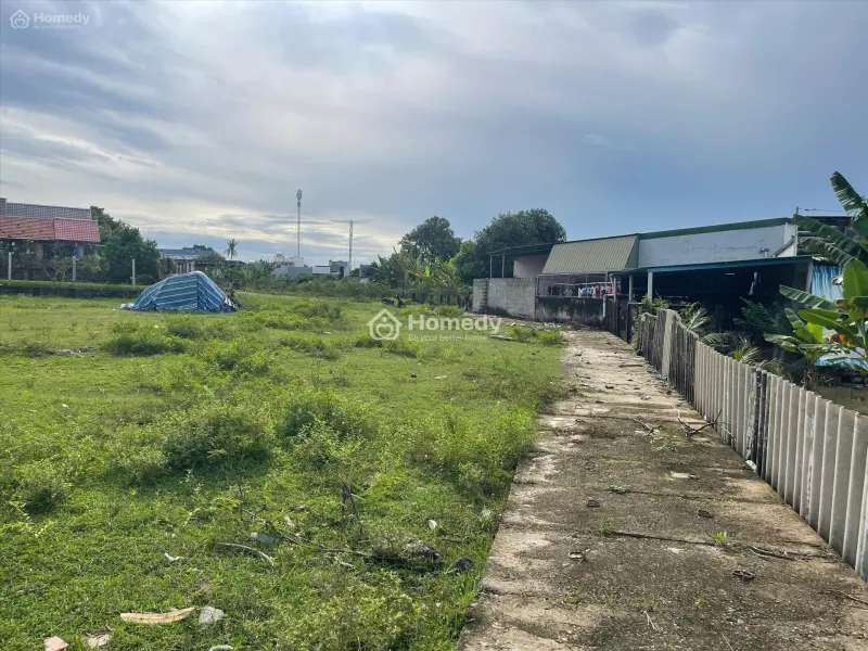 Bán 300M2 Đất Hẻm Tô Hiệu, Bình Tân, Lagi Giá Rẻ Bèo Chỉ 1 Tỷ Gần Chợ