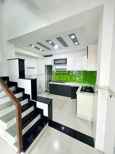 Bán Nhà 5 Tầng - 6Pn Cách Mặt Tiền Hoàng Sa Chỉ 20M