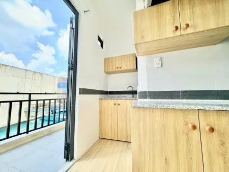 Căn Hộ Có Gác Có Bancol Nội Thất Cơ Bản , Ngay Trục Đường Chính Quận Bình Thạnh