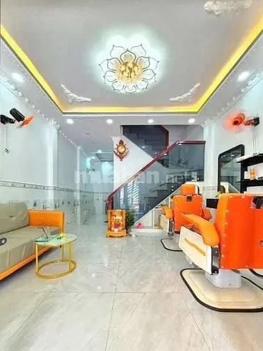 Cô Tám Cần Bán Nhà- Giá 1Tỷ100- Mặt Tiền Kinh Doanh - Sổ Hồng Riêng