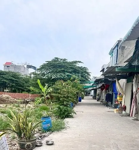Đất 1/ Tô Ngọc Vân. Dt: 4 X 20M2. Giá: (3.3) Tỷ
