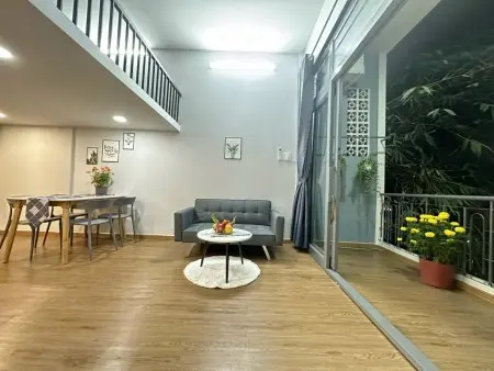 Cho Thuê Super Douplex Có Ban Công Rộng Siêu Thoáng Q10