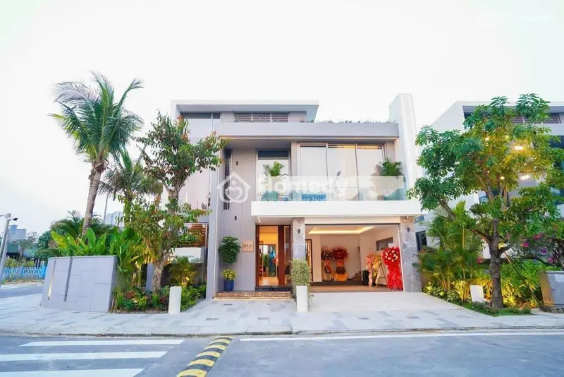 Chính Chủ Bán Biệt Thự Victorya Đà Nẵng Sát Biển Sẵn Sổ - Nở Hậu - Vị Trí Siêu Đẹp - Giá Chỉ 1X Tỷ