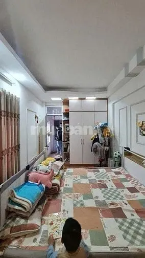 Cho Thuê Nhà 5 Tầng Full Nội Thất. Giá: 10 Tr