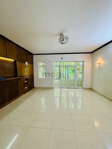 Bán Nhà Mặt Tiền Phố Thanh Am, 75M2-Mt5.2, Phân Lô, Vỉa Hè, Kinh Doanh