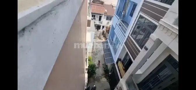 Nhà 3Lầu Đúc Kiên Cố Hẻm Trước Nhà 4M
