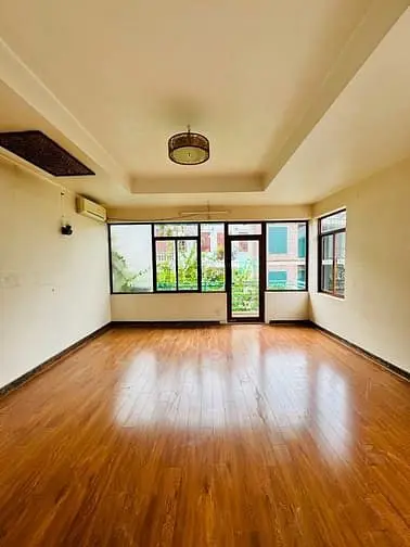 Bán Nhà Mặt Tiền Phố Thanh Am, 75M2-Mt5.2, Phân Lô, Vỉa Hè, Kinh Doanh