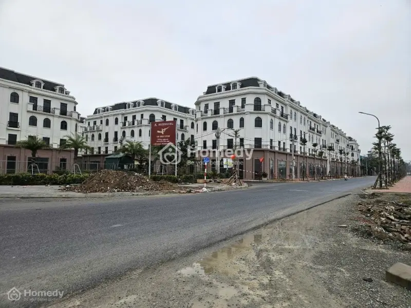 Bán Gấp Căn Góc 2 Mặt Đường Shophouse Sơn Đồng Center Sẵn Sổ Đỏ, Cách Mỹ Đình Chỉ 5Km. Giá 11.2 Tỷ