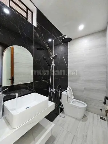Bán Nhà Mặt Tiền Trường Sa Quận 3 Chỉ 8Tỷ350 Đang Cho Thuê 20Tr/Th Shr
