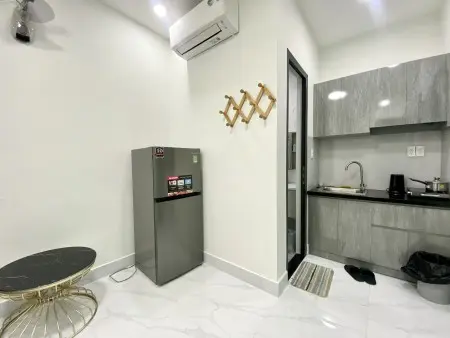 Cho Thuê Phòng Studio Full Nội Thất , Thang Máy , Ngay Đại Học Hutech , Ngã Tư Hàng Xanh