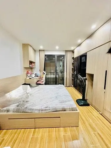 Cần Bán Nhà Ngõ 180 Nguyễn Lương Bằng – 26M², 6 Tầng, Nhà Mới Xây Đẹp