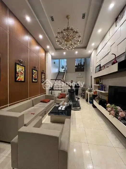 Bán Nhà Phố Huế 85M2 Thang Máy 2 Thoáng 33 Tỷ