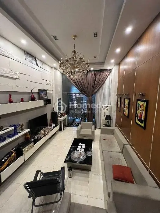 Bán Nhà Phố Huế 85M2 Thang Máy 2 Thoáng 33 Tỷ