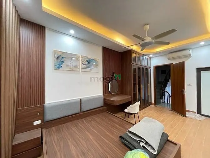 Bán Nhà Phố Ngọc Thụy 38M2- 5 Tầng- 3 Phòng Ngủ, Gần Trường Việt Pháp