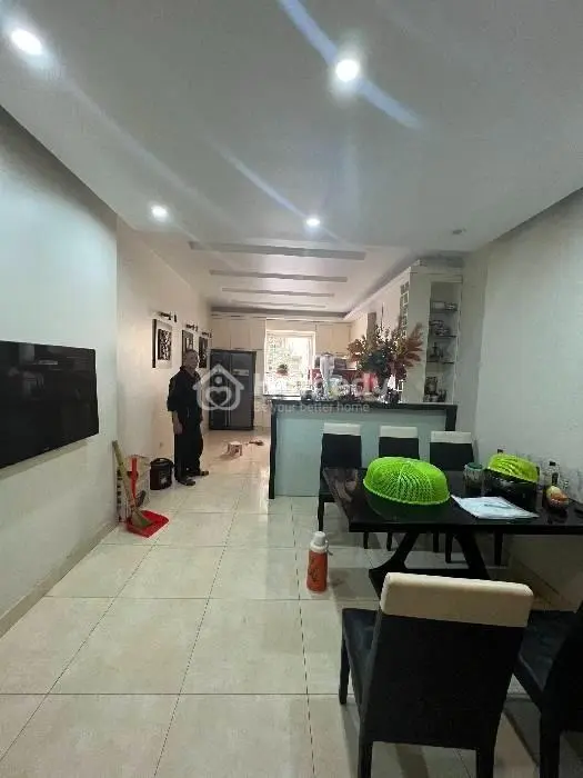 Bán Nhà Phố Huế 85M2 Thang Máy 2 Thoáng 33 Tỷ