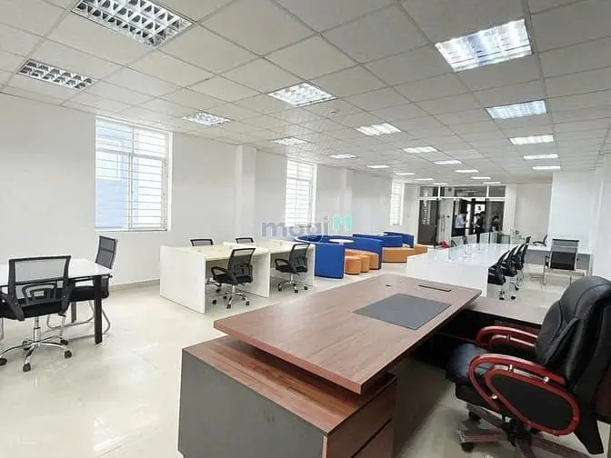 Bán Tòa Văn Phòng Hoàng Quốc Việt, 270M2 × 8 Tầng, Mt 10.5M, 133 Tỷ