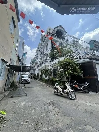 Nhà Góc 2 Mặt Tiền Hẻm, Dt: 5.5M X 17M. Vuông Đẹp. Cn: 95M². 2 Lầu St