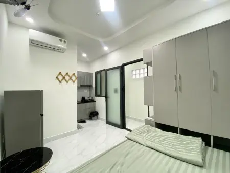 Cho Thuê Phòng Studio Full Nội Thất , Thang Máy , Ngay Đại Học Hutech , Ngã Tư Hàng Xanh