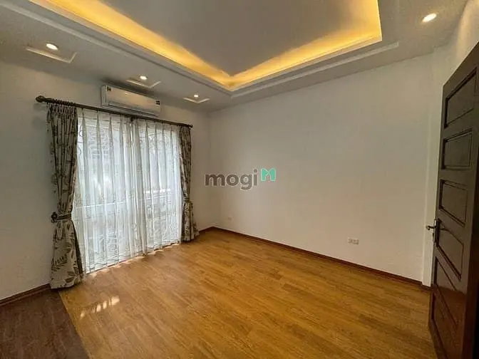 Bán Nhà Phố Ngọc Thụy 45M2- 4 Tầng, Nội Thất, Gần Việt Pháp