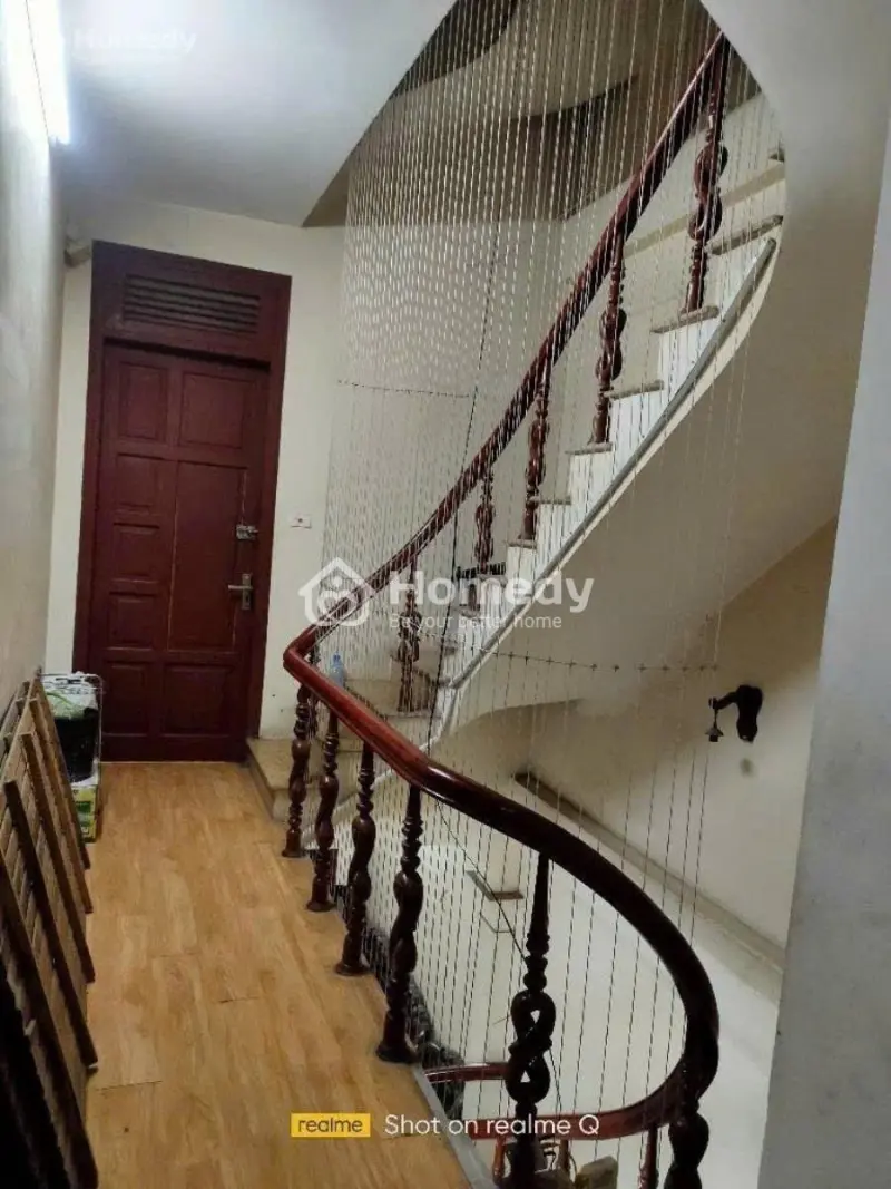 Nhà Lô Góc Nguyễn Chí Thanh 5 Tầng 50M 22 Tỷ
