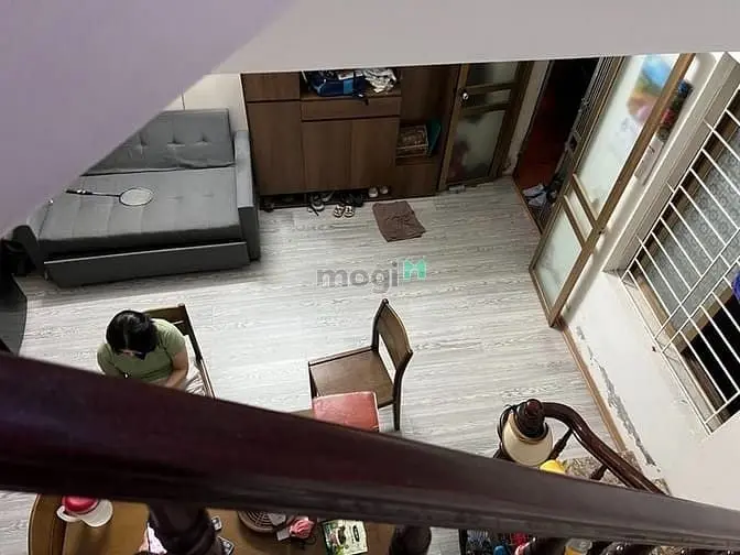 Phố Ngọc Lâm Nhà 4 Tầng- 3 P.ngủ- Giá 5.45 Tỷ, Gần Cầu Chương Dương