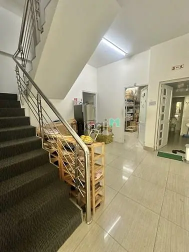Bán Nhà Mt Giáp Sư Vạn Hạnh Q.10 Ngang 5,7M X 16,5M - 10 Phòng 6Wc