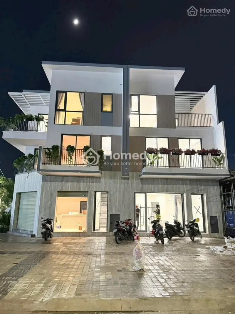 Nhà Thương Mại Mặt Tiền Kinh Doanh Chỉ 1 Tỷ 200Tr Nhận Nhà Tại Tphcm