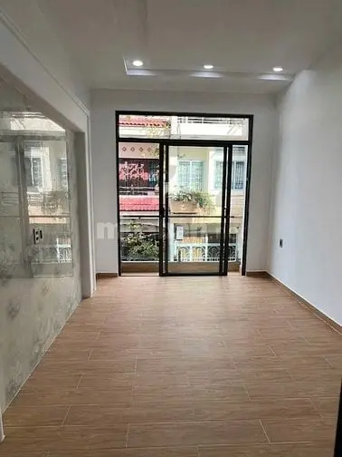 +: Cách Mạng Tháng Tám 36 M2. 5 Tầng 3.2 X 11.5 Giá 8.99 Tỷ Tl