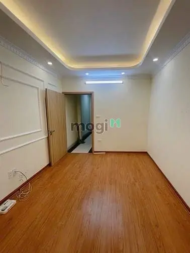 Bán Nhà Phố Ngọc Thuỵ 35M²- 4 Tầng, Dân Xây, Ô Tô 7 Chỗ Qua Nhà