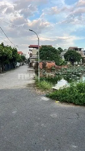 Bán Đất Ở Siêu Vip 1 Mặt Đường Nhựa 6 M , Một Mặt Ao Sen