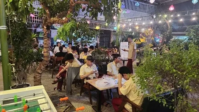 Sang Nhượng Quán Cafe 1000M2 Gần Emart Gò Vấp, Thuê Chỉ 31Tr