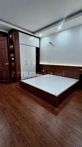 Chính Chủ Bán Chtt (Tầng 2) Phố Quỳnh Mai Giá 2,45 Tỷ, 65M2. 2N+Vs